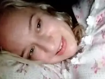 Chaturbate Live Sex Cam of mila_420