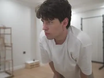 Chaturbate Free Porn Cam of tommyjoyer