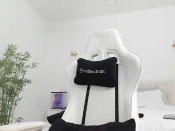 Chaturbate Live Sex of christine0990__