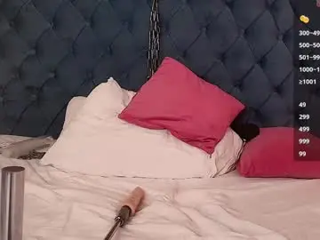 Chaturbate Live Sex Cam of shiny_lily