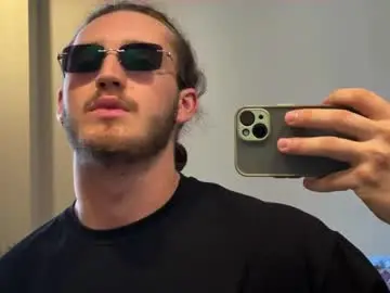 Chaturbate Live Sex Cam of karlos_murphy