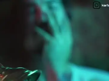 Chaturbate Live Sex Cam of karlos_murphy