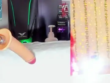 Chaturbate Live Sex Cam of kitty__rosse__