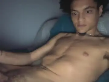 Chaturbate Live Sex Cam of lightskinwithgirth
