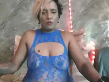 Chaturbate Live Sex Cam of chanz10172