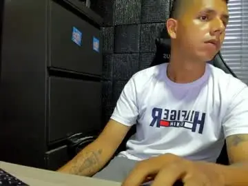 Chaturbate Watch Live Sex Cams of g_lincoln