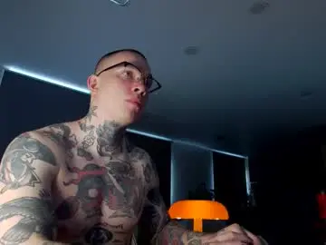 Chaturbate Live Sex of tom__ice