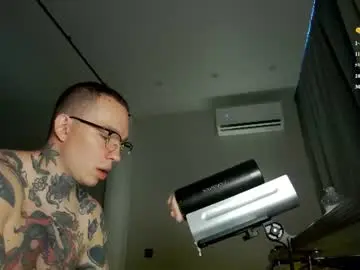 Chaturbate Live Sex of tom__ice