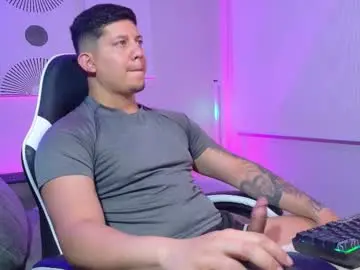 Chaturbate Live Sex Cam of _robertobaggio