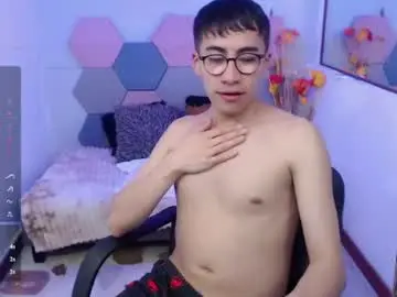 Chaturbate Nude Webcam of andy_norton