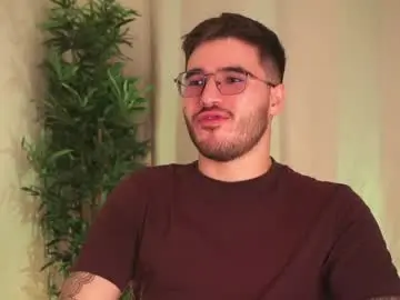 Chaturbate Live Sex Cam of t0ny_wylie