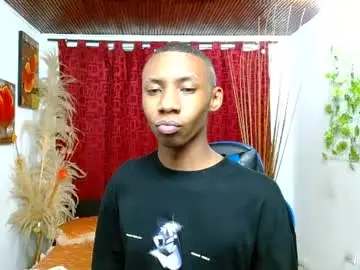 Chaturbate Best live sex cam show of miilo18