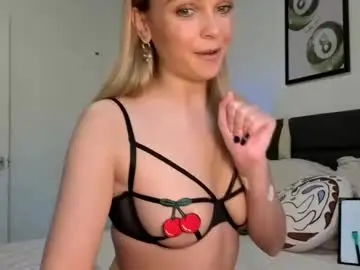 Chaturbate Live Sex Cam of scarletterose_504259