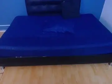 Chaturbate Live Sex Cam of slutty_milff