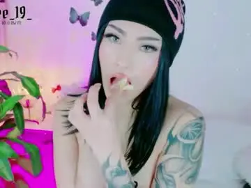 Chaturbate Best live sex cam show of cuteezoe