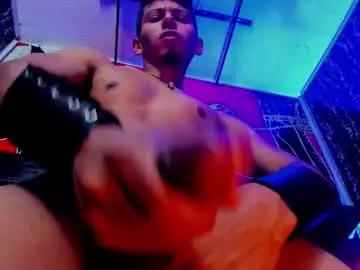 Chaturbate Adult Webcam of dereck_monroe