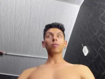 Chaturbate Free Live Porn of dereck_monroe