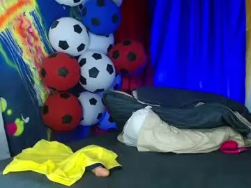 Chaturbate Free Porn Cam of lulu_petite_