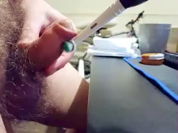 Chaturbate Live Porn of smallhairyuncut
