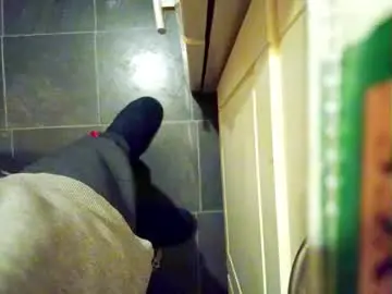 Chaturbate Free Live Porn of smallhairyuncut