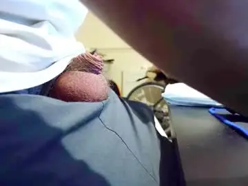 Chaturbate Adult Webcam of smallhairyuncut