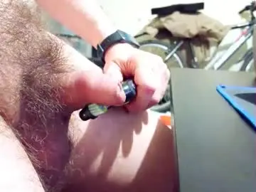 Chaturbate Free Porn Cam of smallhairyuncut