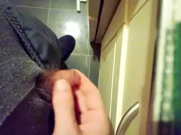 Chaturbate Free Live Porn of smallhairyuncut