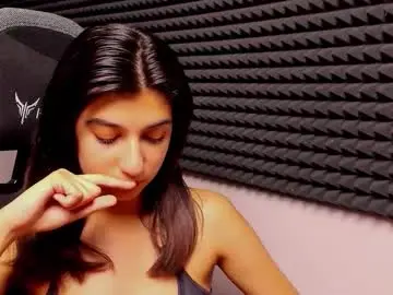 Chaturbate Free Porn Cam of elfy_rare