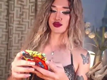 Chaturbate Live Sex Cam of hellatarahathor