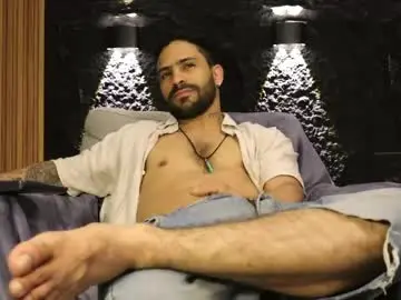 Chaturbate Adult Video Chat of leo_diaz01