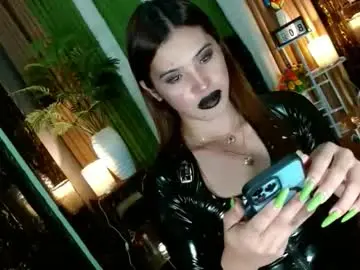 Chaturbate Watch Live Sex Cams of queen_kendalx19