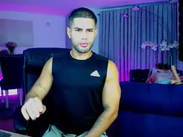 Chaturbate Live Porn of fabilatindick20