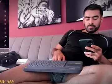 Chaturbate Live Sex Cam of vince_colin