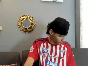 Chaturbate Best live sex cam show of kenix_7