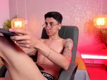 Chaturbate Live Porn of gio_carangi