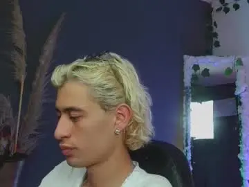 Chaturbate Best live sex cam show of mattias_dantee