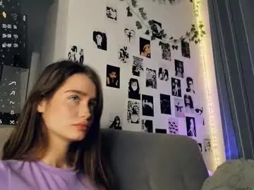 Chaturbate Watch Live Sex Cams of alivialovely