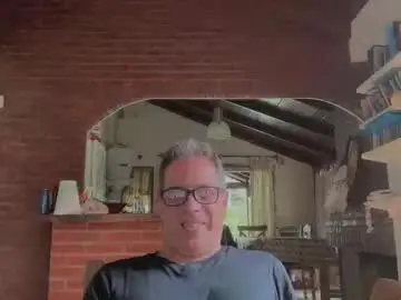 Chaturbate Live Sex Cam of andy0pandi