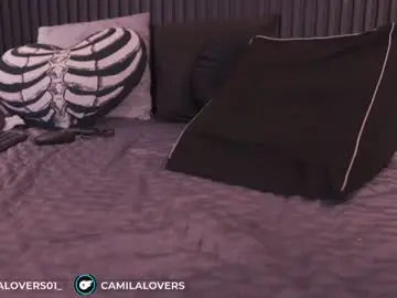 Chaturbate Live Porn of camilalovers01