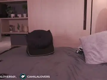 Chaturbate Live Sex Cam of camilalovers01