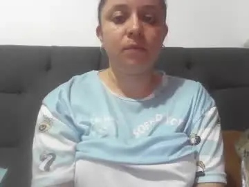 Chaturbate Live Porn of isabellaa_hills_