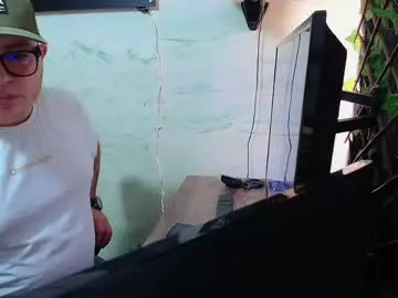 Chaturbate Free Porn Cam of maximo_daddy1