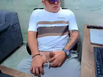 Chaturbate Sex Chat of maximo_daddy1