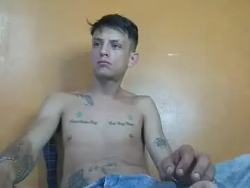 Chaturbate Live Sex Cam of andrewcooper1