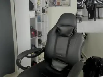 Chaturbate Adult Video Chat of queen_findom1