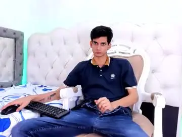 Chaturbate Live Porn of andrew_fucker_