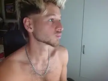 Chaturbate Live Sex Cam of freddy_star