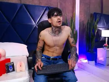 Chaturbate Free Porn Cam of aronmuller_