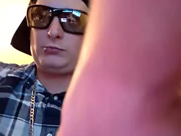 Chaturbate Free Live Porn of edwardaims_2please
