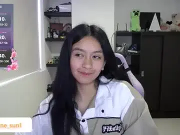 Chaturbate Live Sex Cam of elaine_sun